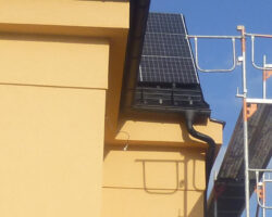 Detail nad balkonem Detail nad balkonem